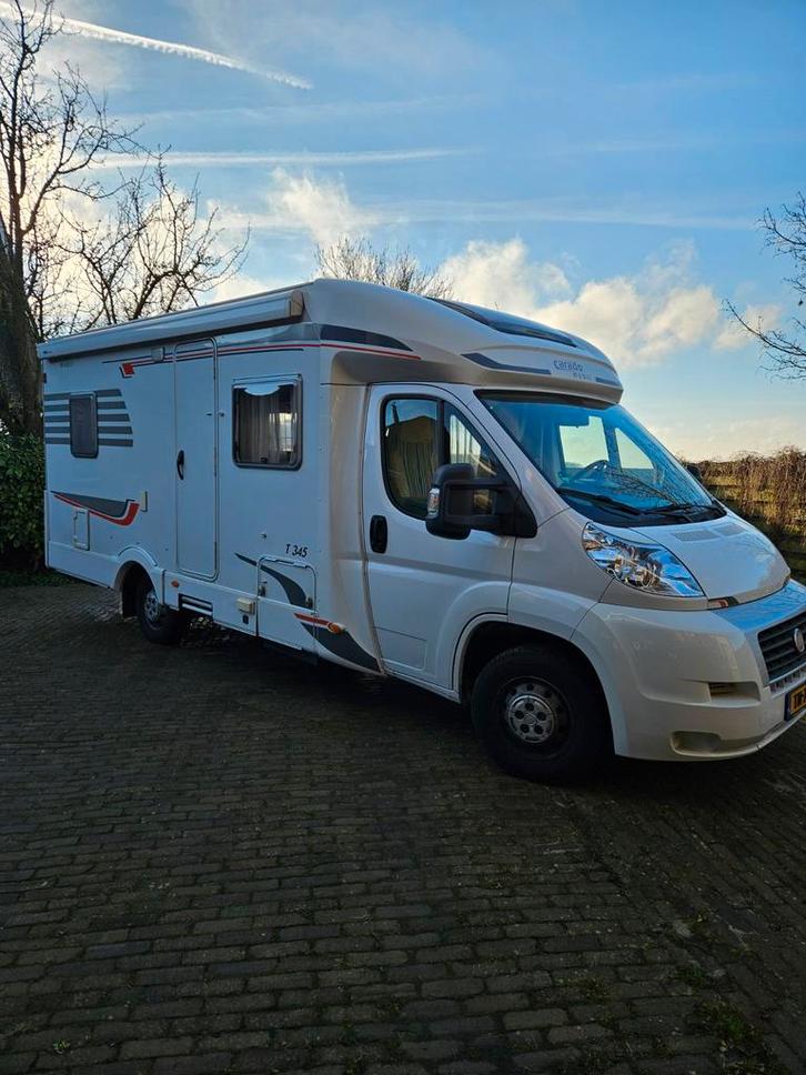 Carado T345 camper uit 2010, Caravans en Kamperen, Campers, Particulier, tot en met 4, Half-integraal, Carado, Fiat, Diesel, Handgeschakeld