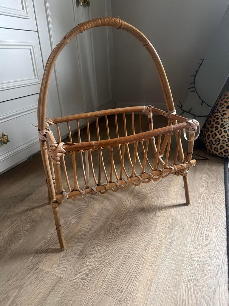 Rotan Boekenrekje Kinderkamer, Huis en Inrichting, Woonaccessoires | Krantenbakken en Lectuurbakken, Ophalen, Gebruikt