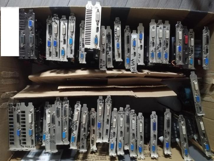 Partij van 44 videokaarten, Computers en Software, Videokaarten, PCI-Express 2.0, GDDR5, HDMI, DVI, VGA, Verzenden