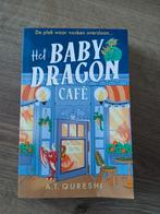 AT Qureshi - het baby dragon cafe, Ophalen of Verzenden, Zo goed als nieuw