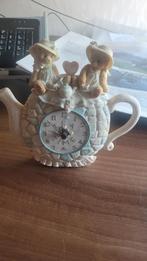 Theepot Klok met Beertjes, Huis en Inrichting, Woonaccessoires | Klokken, Ophalen of Verzenden, Zo goed als nieuw, Analoog, Wekker of Tafelklok