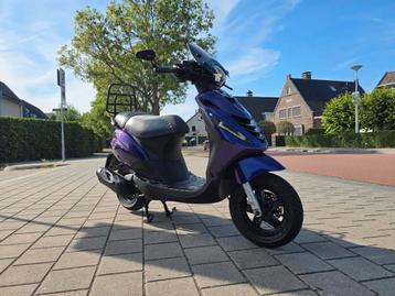 Piaggio Zip 45 4TAKT BMW PURPLE RS-1 1E EIG. 1800KM GARANTIE beschikbaar voor biedingen