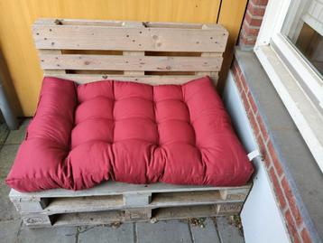 Palletbank met kussens - bijna gratis! beschikbaar voor biedingen