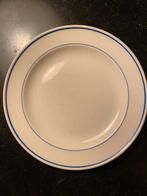 Petrus Regout maastricht borden wit met blauwe streepjes, Ophalen of Verzenden