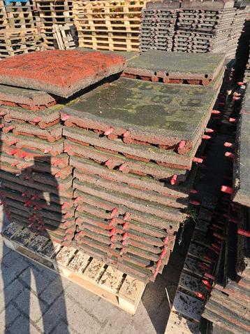 Rubbertegels stalmatten staltegels  beschikbaar voor biedingen
