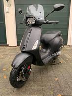 Zeer nette Vespa Notte brommer i-get e4 full options, Ophalen, Maximaal 45 km/u, Vespa S, Zo goed als nieuw