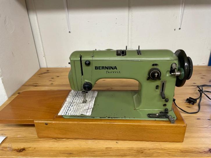 BERNINA INDUSTRIëLE NAAIMACHINE helemaal nagekeken - WD014, Hobby en Vrije tijd, Naaimachines en Toebehoren, Gebruikt, Naaimachine