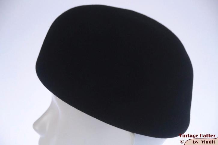 kleine Vintage Cocktail hoed Hilde Otto zwart vilt 53-54, Kinderen en Baby's, Kinderkleding | Petten en Hoeden, Gebruikt, Meisje