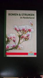 Bomen & Struiken in Nederland - Natuurgids, Bloemen, Planten en Bomen, Allen coombes, Ophalen of Verzenden, Zo goed als nieuw