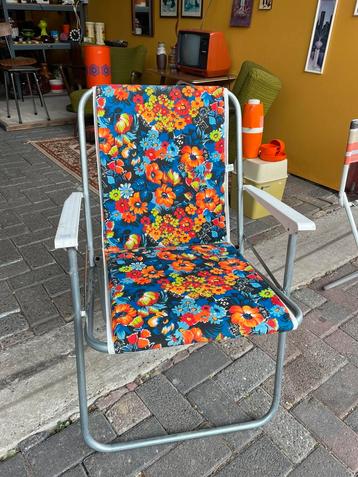Vintage jaren 70 vrolijke bloemen klapstoel/ tuinstoel beschikbaar voor biedingen