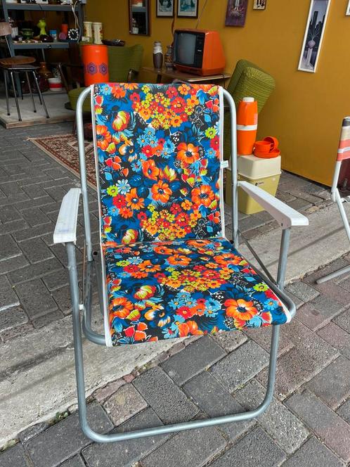 Vintage jaren 70 vrolijke bloemen klapstoel/ tuinstoel, Verzamelen, Retro, Huis en Inrichting, Ophalen