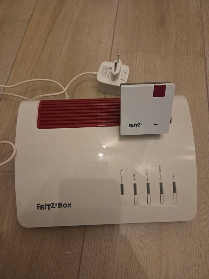 Fritzbox 7590AX v2 + Fritz Repeater 600 Wifi 6, Computers en Software, Routers en Modems, Gebruikt, Router met modem, Ophalen of Verzenden