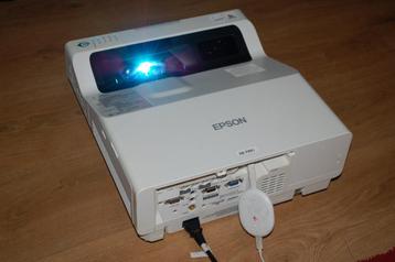 Recente interactieve ultra korte laser beamer Epson EB-735fi beschikbaar voor biedingen