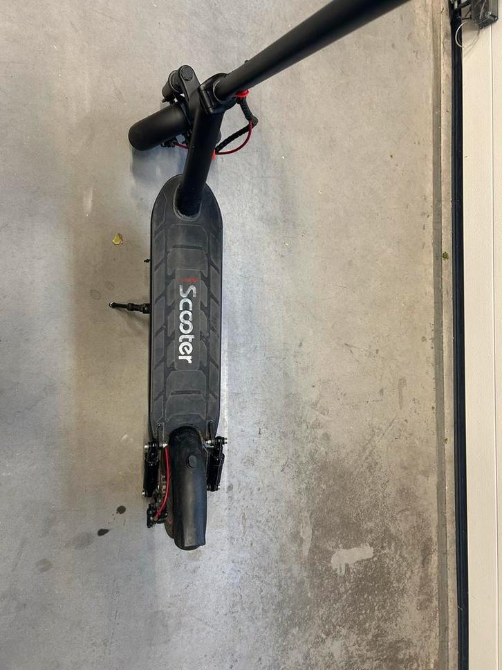 Elecktrische step, Fietsen en Brommers, Steps, Zo goed als nieuw, Elektrische step (E-scooter), Ophalen