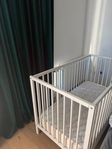 Baby bed €30 euro beschikbaar voor biedingen