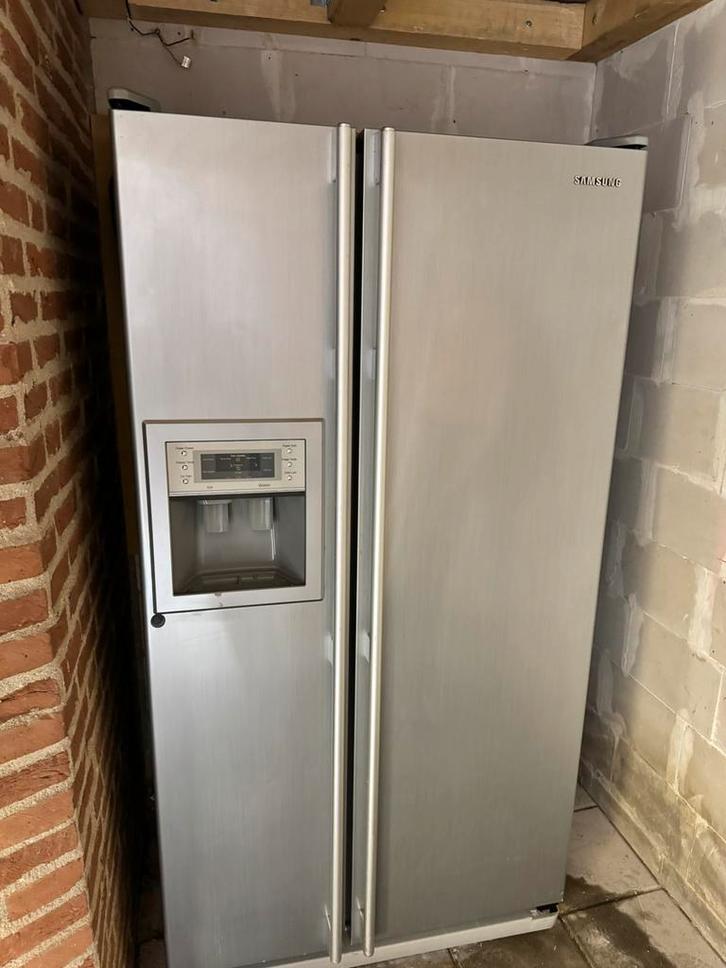 Amerikaanse koelkast samsung - moet nu weg !!, Witgoed en Apparatuur, Koelkasten en IJskasten, Gebruikt, Met aparte vriezer, 200 liter of meer