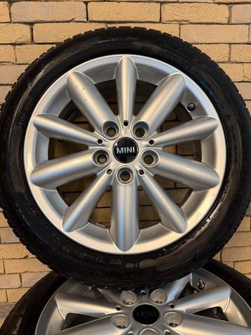 Mini Cooper 16 inch velgen met winterbanden beschikbaar voor biedingen