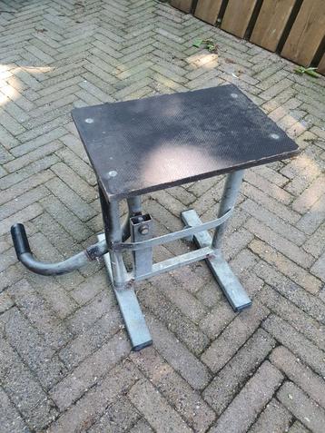 Crossmotor standaard  beschikbaar voor biedingen