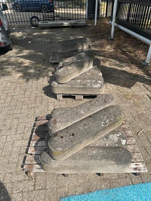 20 Betonnen Varkensruggen, Doe-het-zelf en Verbouw, Metselstenen, Gebruikt, Beton, Ophalen