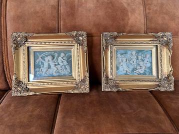 Biggs & Sons Albast Plaques met Vergulde Lijst beschikbaar voor biedingen
