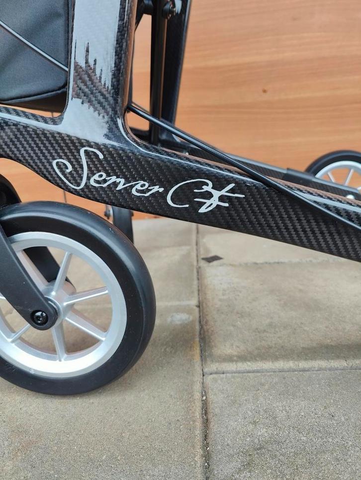 Server CF rollator van carbon lichtgewicht nieuwstaat, Diversen, Rollators, Zo goed als nieuw, Lichtgewicht, Ophalen of Verzenden