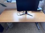 Uitstekend en robuust bureau, Ophalen, In hoogte verstelbaar, Zo goed als nieuw, Bureau
