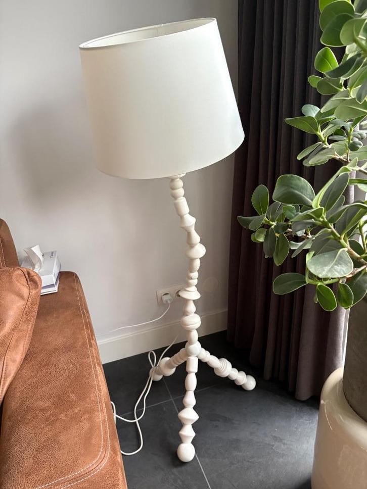 IKEA Svarva: 2 vloerlampen en 1 tafellamp, Huis en Inrichting, Lampen | Vloerlampen, Zo goed als nieuw, Minder dan 100 cm, Hout