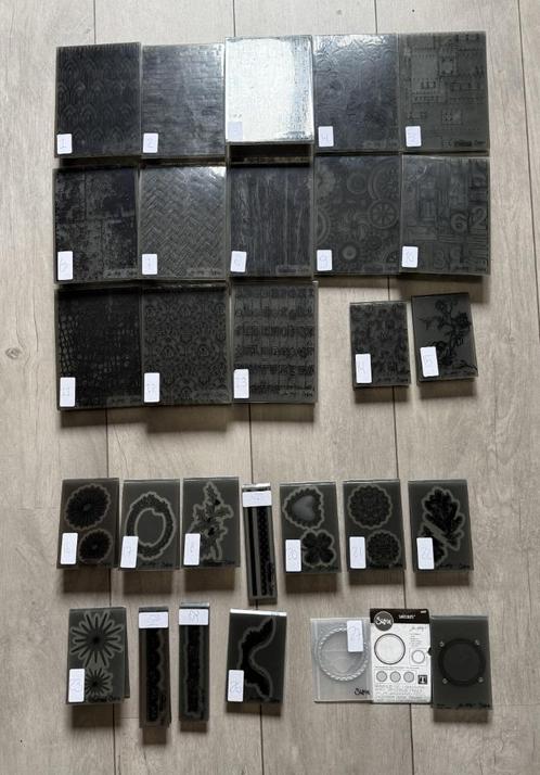 Tim Holtz Embossing folders 3D Texture Fades, Hobby en Vrije tijd, Scrapbooking, Zo goed als nieuw, Frame of Mal, Sizzix, Ophalen of Verzenden