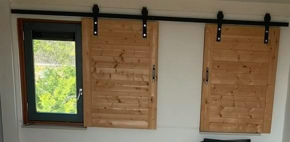 Schuifluiken op rails, Huis en Inrichting, Woonaccessoires | Kamerschermen, Zo goed als nieuw, Ophalen