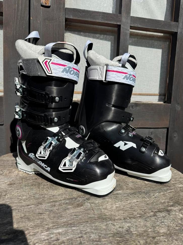 Skieschoenen van Nordica maat 41, Sport en Fitness, Skiën en Langlaufen, Zo goed als nieuw, Schoenen, Skiën, Nordica, 160 tot 180 cm