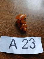 Vintage Druiven Broche Oranjevan barnsteen, Sieraden, Tassen en Uiterlijk, Broches, Overige materialen, Gebruikt, Minder dan 4 cm