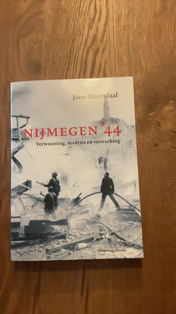 Joost Rosendaal: Nijmegen ‘44, Boeken, Oorlog en Militair, Zo goed als nieuw, Overige onderwerpen, Tweede Wereldoorlog, Ophalen of Verzenden