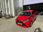 Toyota Aygo 1.0 VVT-i x-play CAMERA! NAP! LED! AIRCO! INRUIL, Voorwielaandrijving, Euro 5, Stof, Gebruikt