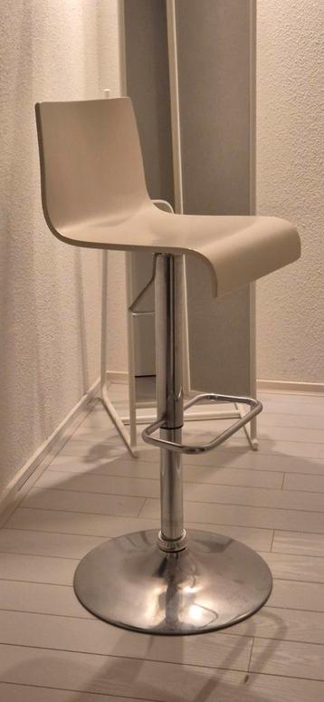 Verstelbare Barkruk / Kapperskruk beschikbaar voor biedingen