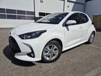 Toyota Yaris 1.5 Hybrid 115 First Edition BELG SCHROEISCHADE, Gebruikt, Zwart, Wit, Bedrijf