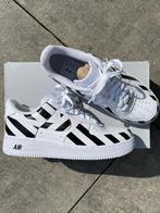 Nike Air Force 1 Custom ‘Zebra’, Kleding | Heren, Schoenen, Nieuw, Ophalen of Verzenden, Wit, Sneakers of Gympen