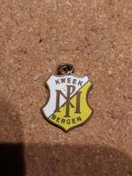 Schildje Kweekschool Bergen., Verzamelen, Ophalen of Verzenden, Zo goed als nieuw, Stad of Land, Speldje of Pin