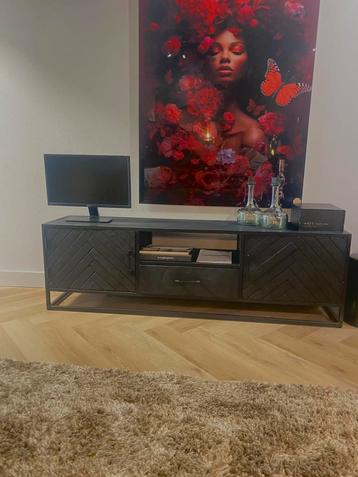 Tv meubel visgraat kleur zwart 1.80 x 0.40 x 0.55 beschikbaar voor biedingen