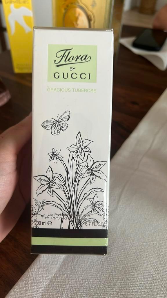 Flora by Gucci Gracious Tuberose Bodylotion 200ml, Sieraden, Tassen en Uiterlijk, Uiterlijk | Lichaamsverzorging, Nieuw, Bodylotion, Crème of Olie