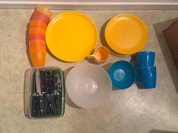 Kampeer / camping servies beschikbaar voor biedingen