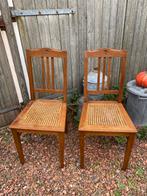 Set van 2 Oude leuke STOELEN., Ophalen