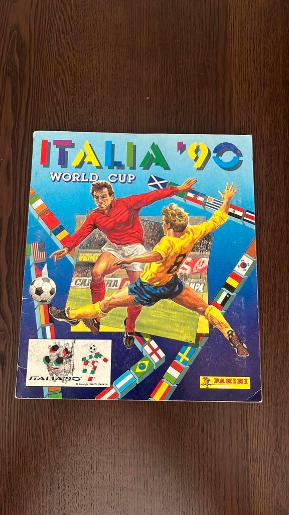 Italia 90 world cup. Mist 20 plastjes, Verzamelen, Sportartikelen en Voetbal, Zo goed als nieuw, Poster, Plaatje of Sticker, Buitenlandse clubs