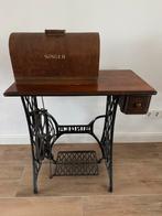 Antieke Singer Trapnaaimachine met tafel, Antiek en Kunst, Antiek | Naaimachines, Ophalen
