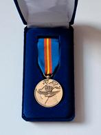 Luchtmachtmedaille trouwe operationele dienst in doosje, Ophalen of Verzenden, Landmacht, Nederland, Embleem of Badge