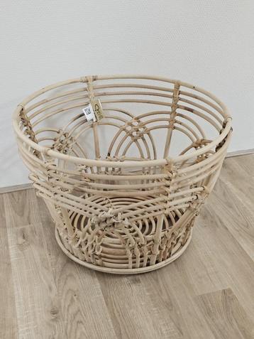 H&M Rotan Mand Storage Basket Rattan Wood beschikbaar voor biedingen
