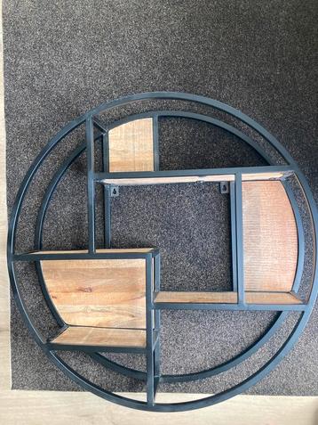 Wandplank rond industrieel  beschikbaar voor biedingen