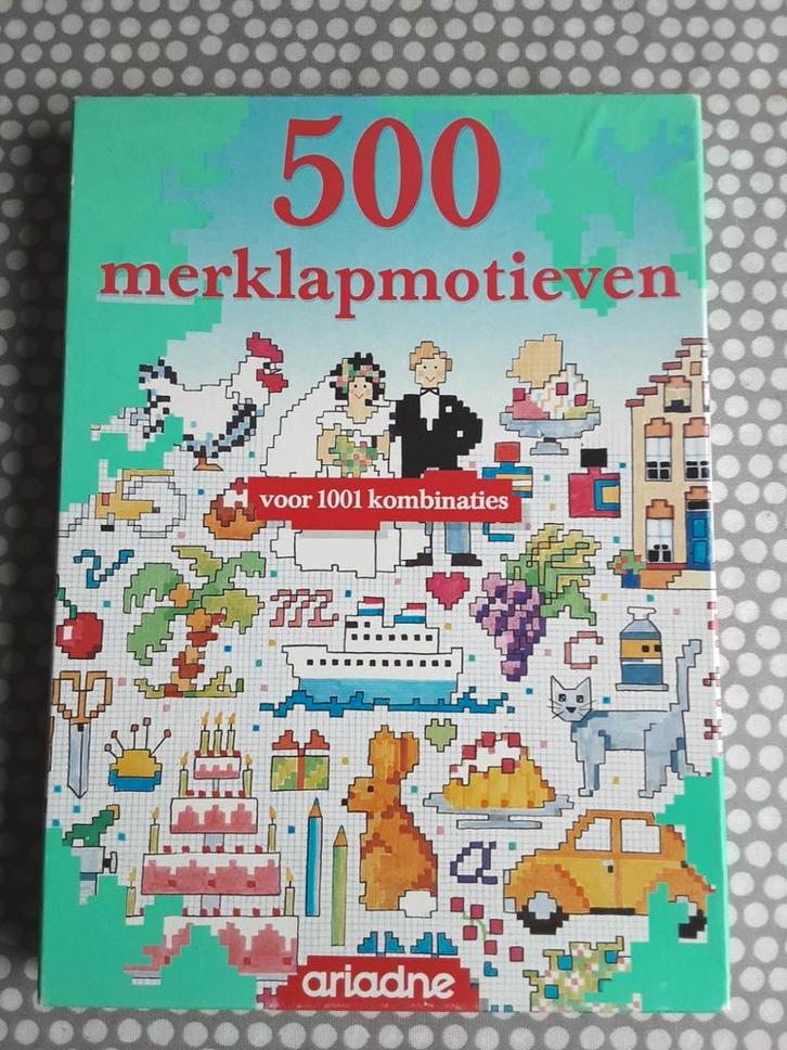 Borduurpatronen  Ariadne  - 500 merklapmotieven, Hobby en Vrije tijd, Borduren en Borduurmachines, Zo goed als nieuw, Patroon