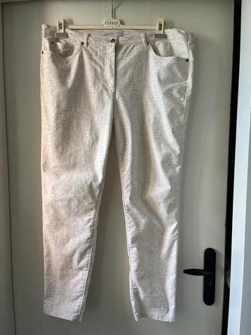 Broek, stretch Mona, beige slangenprint. Maat 48 beschikbaar voor biedingen