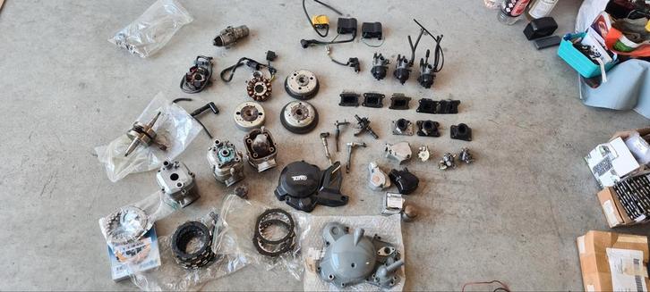 Onderdelen aprilia RS4 50 rs4 125 gpr50 derbi senda sx50, Fietsen en Brommers, Brommeronderdelen | Algemeen, Gebruikt, Kap, Ophalen of Verzenden