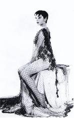 Audrey Hepburn met netkousen Ansichtkaart, Verzenden, 1980 tot heden, Ongelopen, Sterren en Beroemdheden